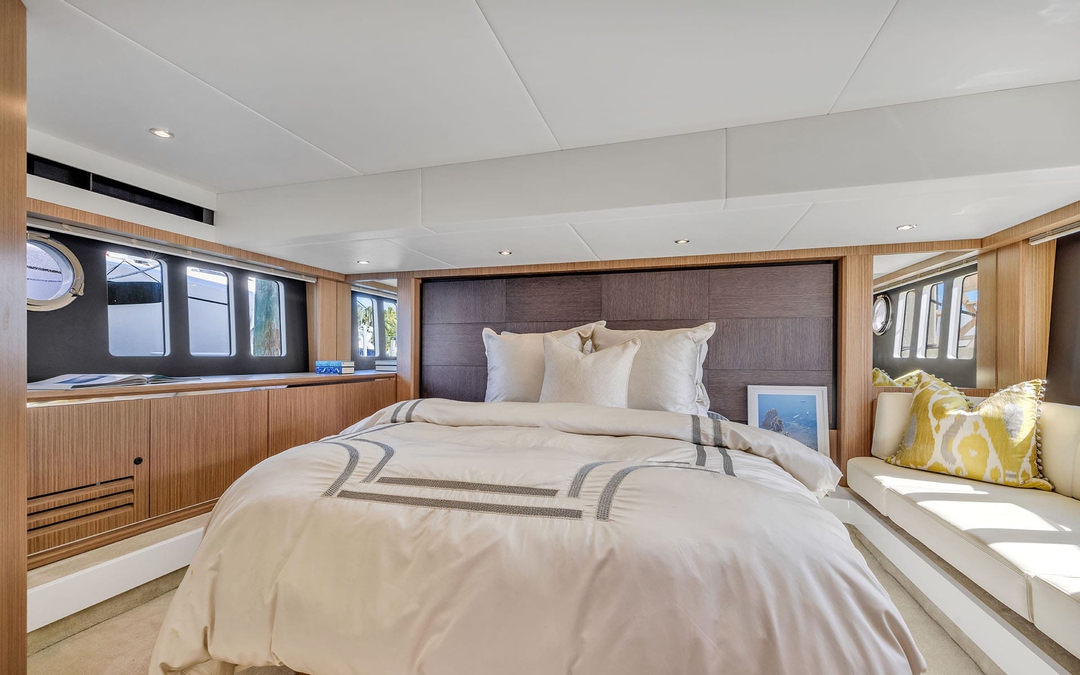52' Absolute
