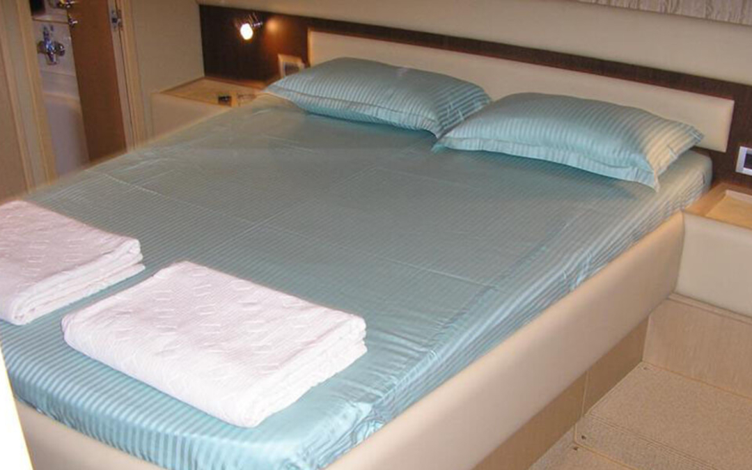 60' Ferretti