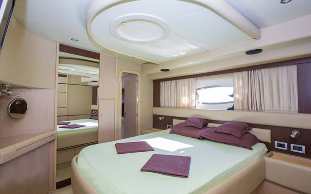 60' Ferretti
