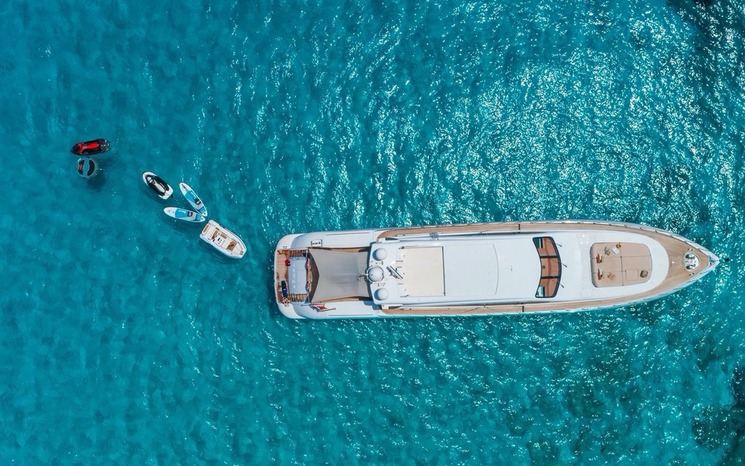 108' Mangusta