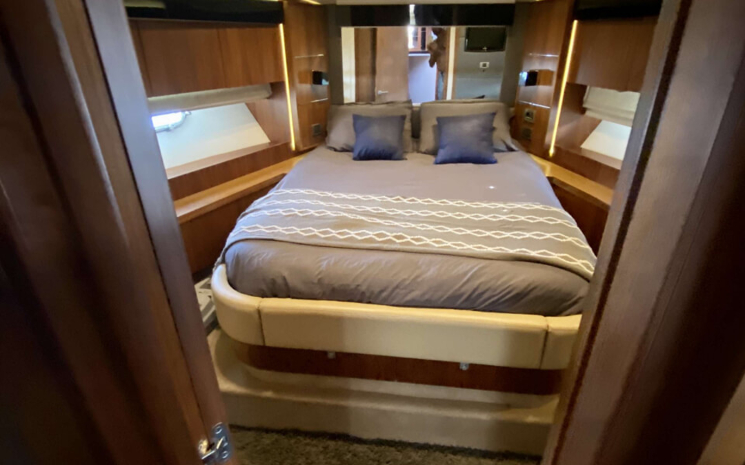 66' Sunseeker