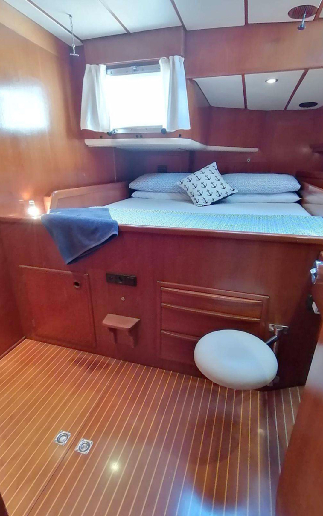 65' Swan