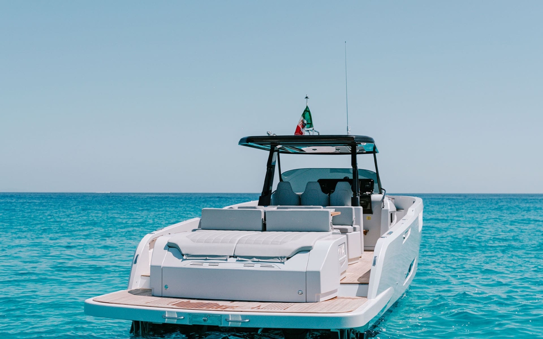 43' Cayman