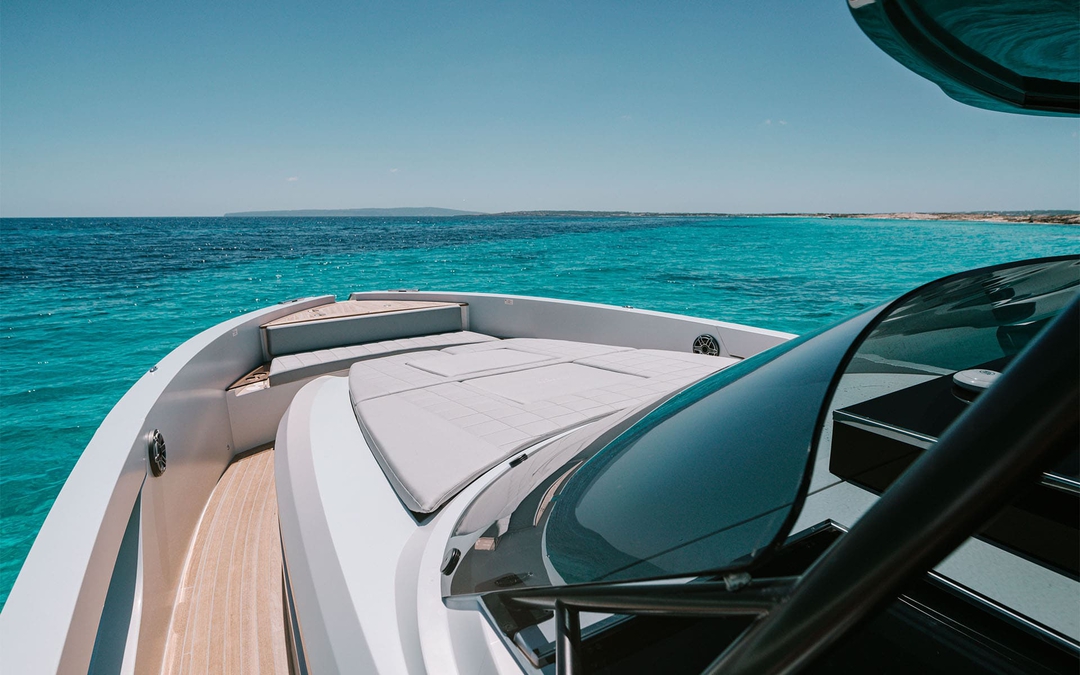 43' Cayman