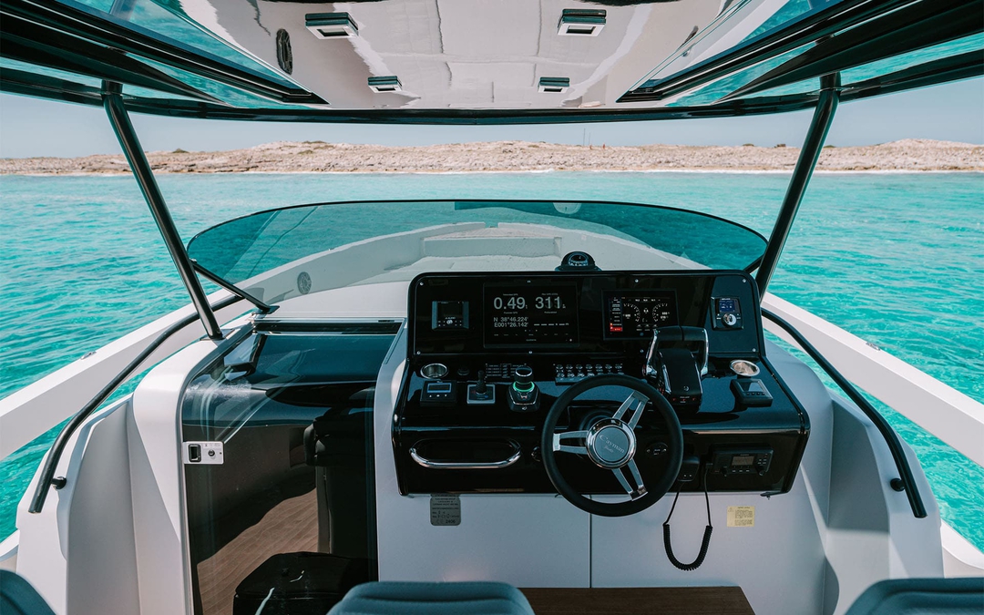 43' Cayman