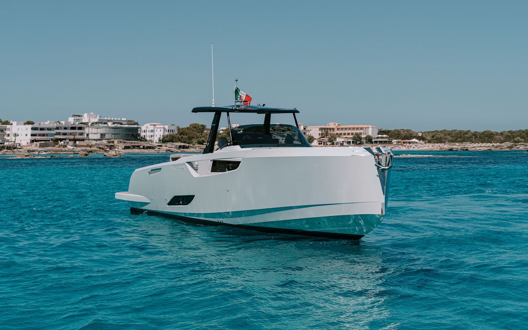 43' Cayman