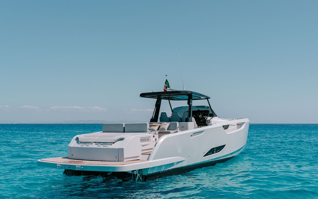 43' Cayman