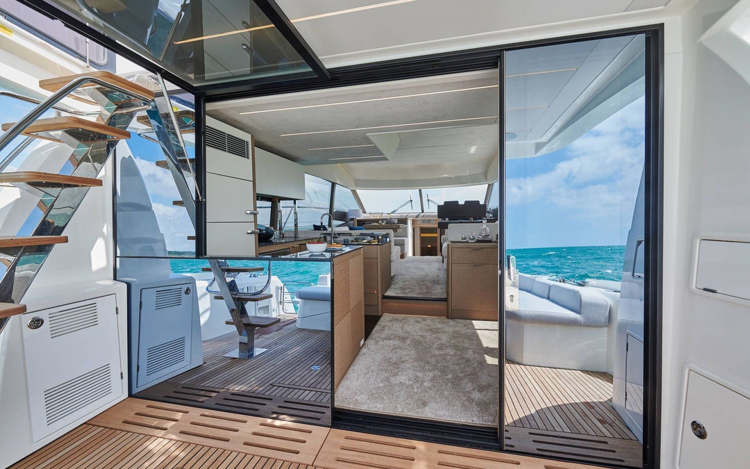 62' Prestige