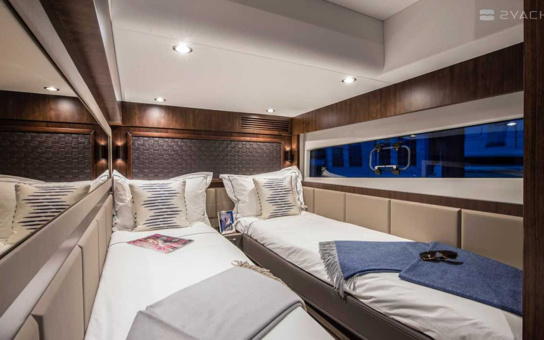 53' Fairline
