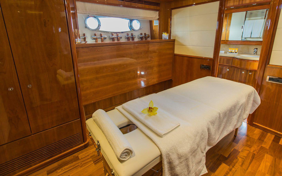 112' Ferretti