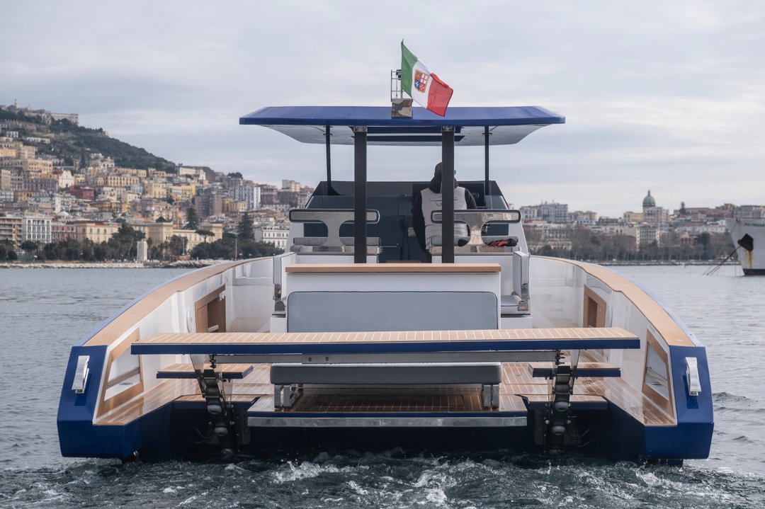43' IBoat