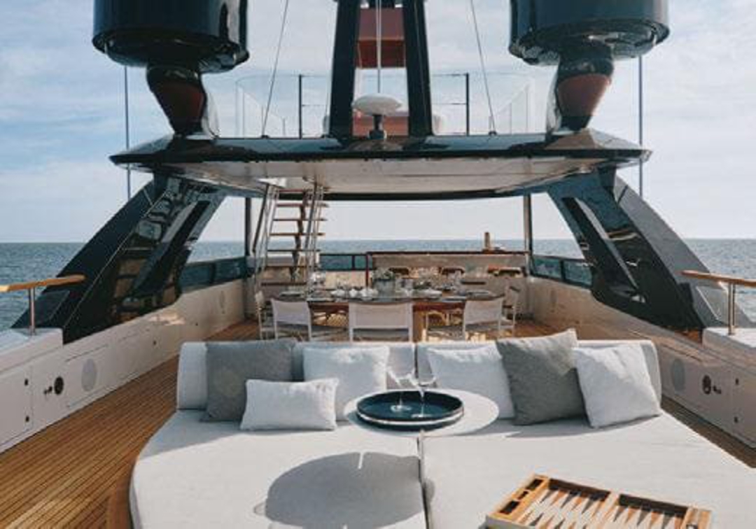 120' Benetti