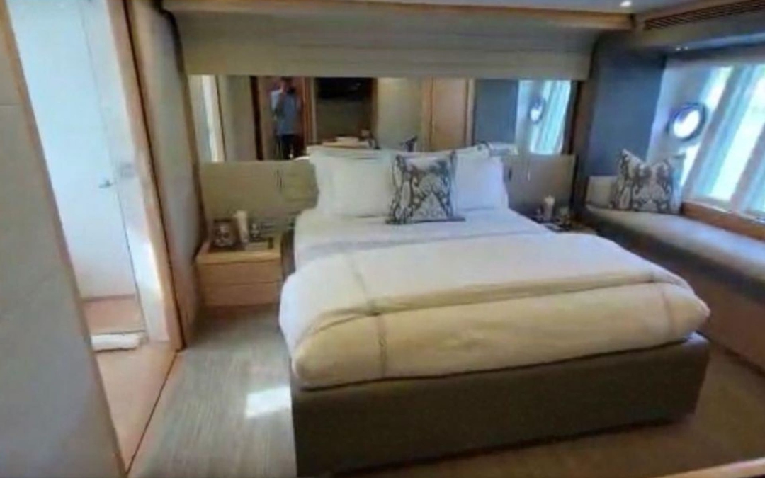 83' Ferretti