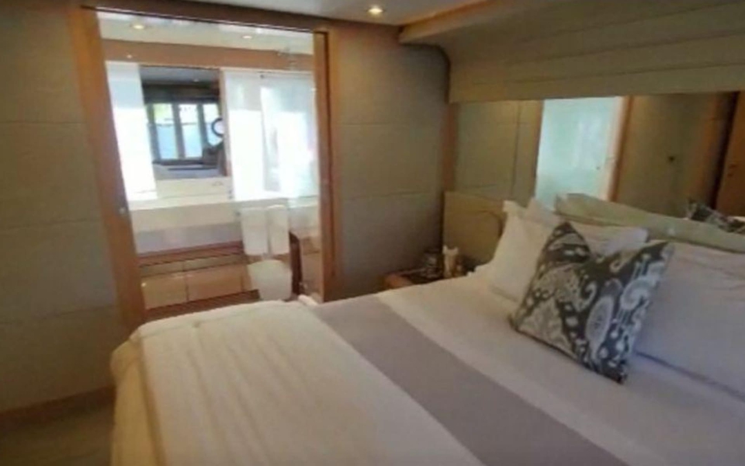 83' Ferretti