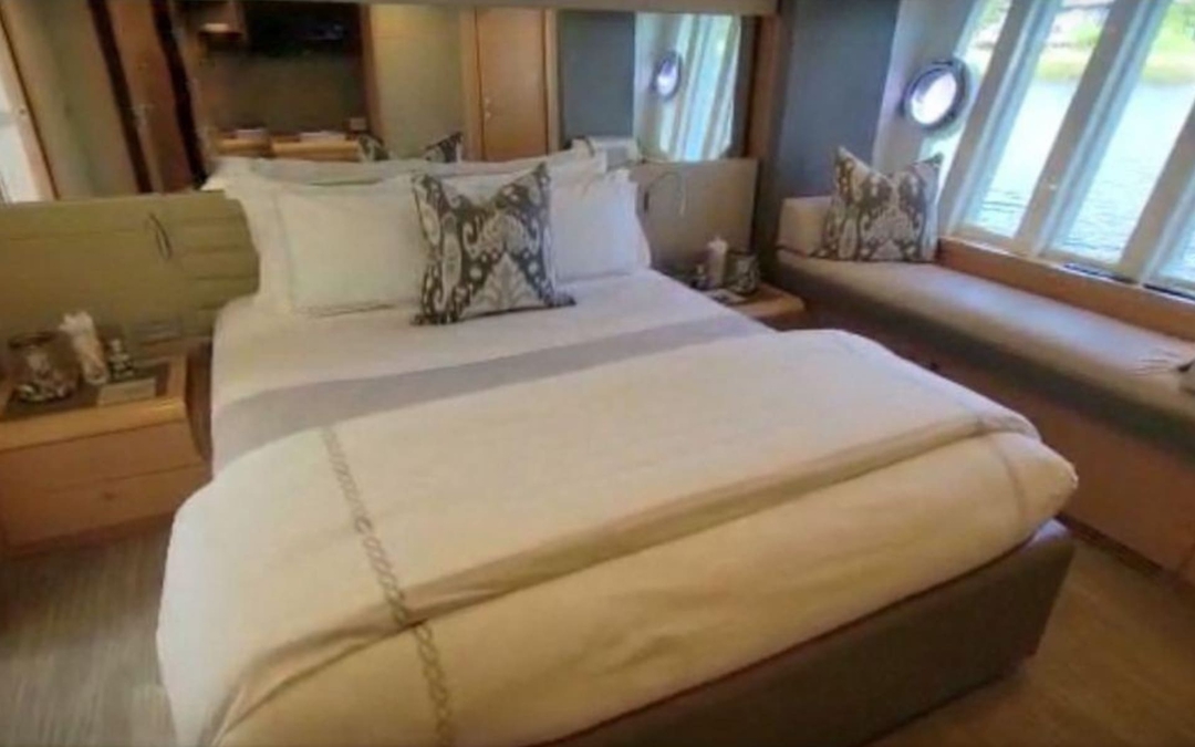 83' Ferretti