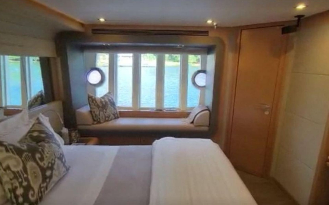 83' Ferretti