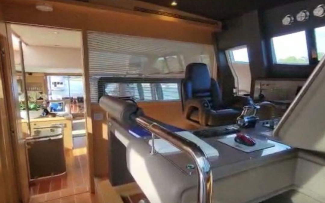 83' Ferretti