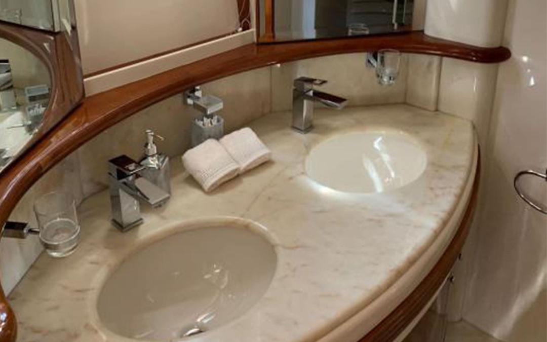 80' Azimut