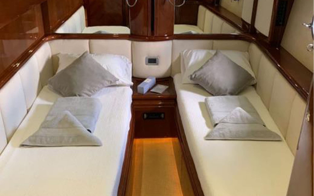 80' Azimut