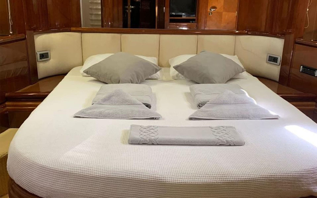 80' Azimut