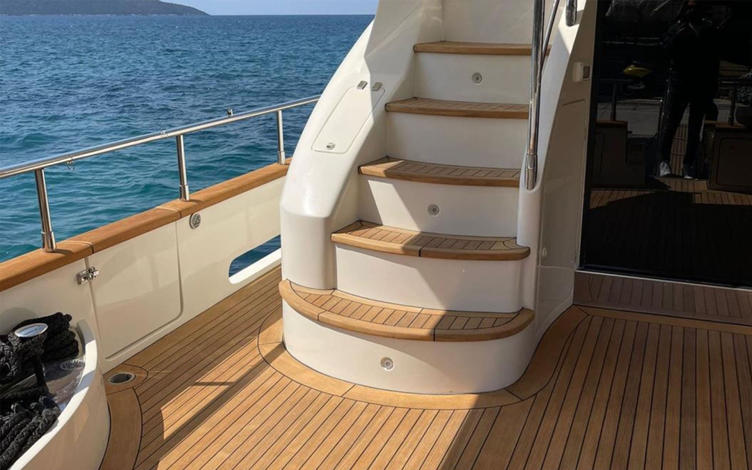 80' Azimut