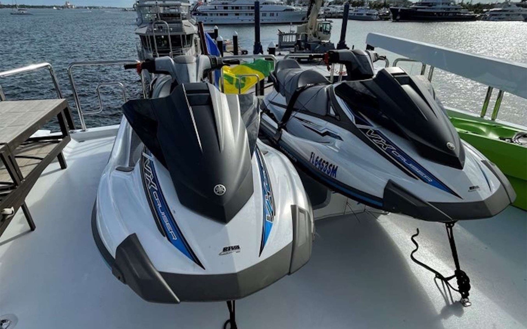 105' Intermarine Savannah