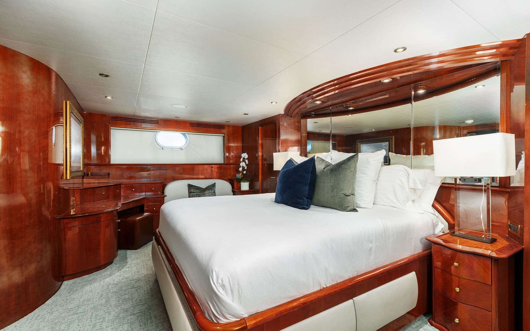 105' Intermarine Savannah