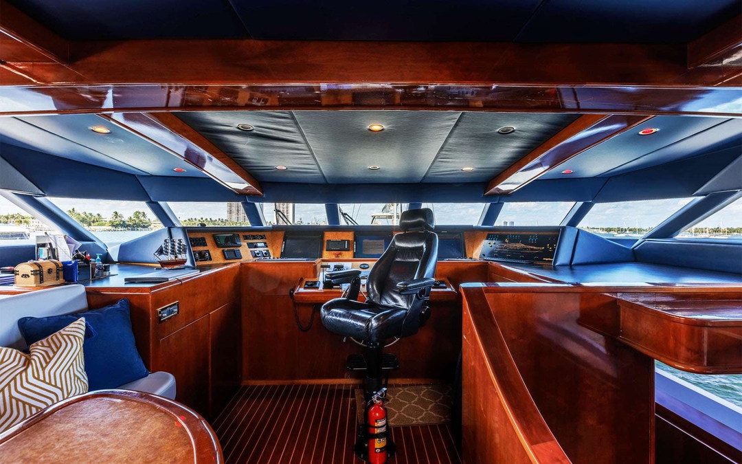 105' Intermarine Savannah