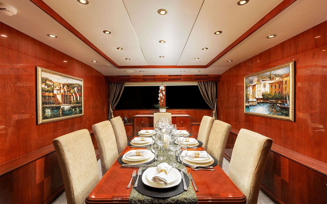105' Intermarine Savannah