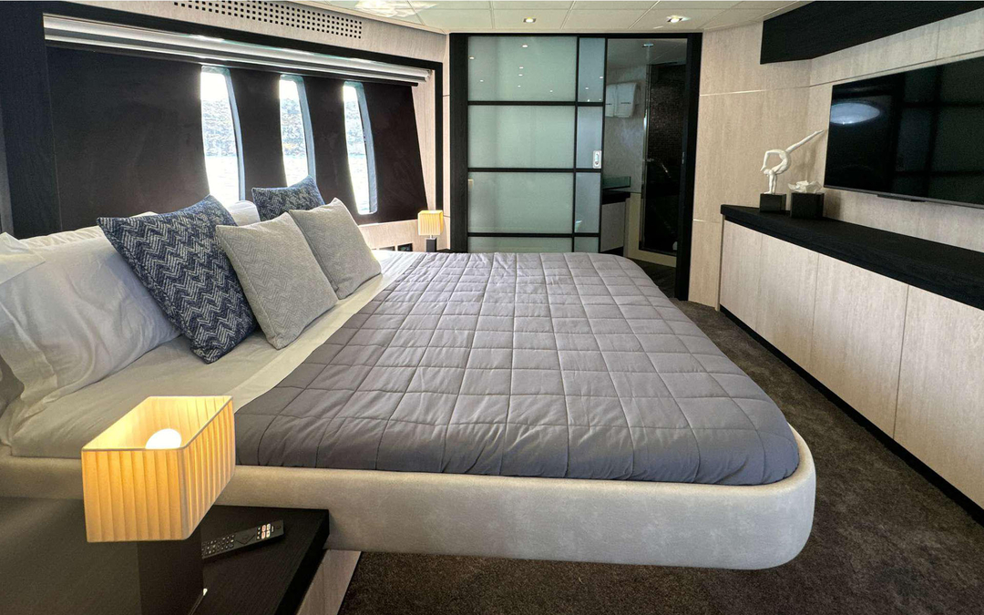 90' Pershing