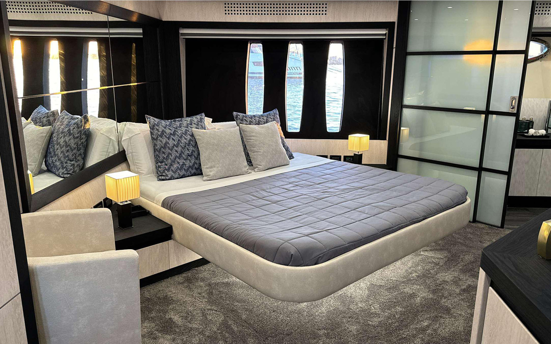 90' Pershing