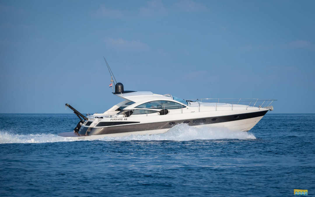 46' Pershing