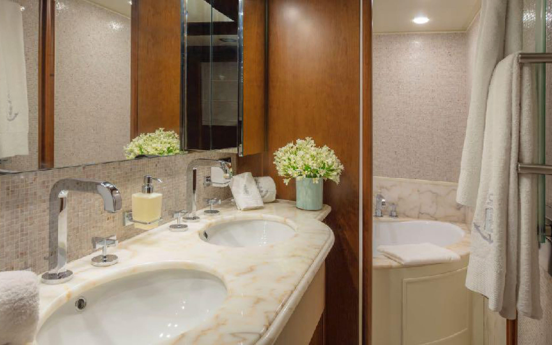 101' Ferretti