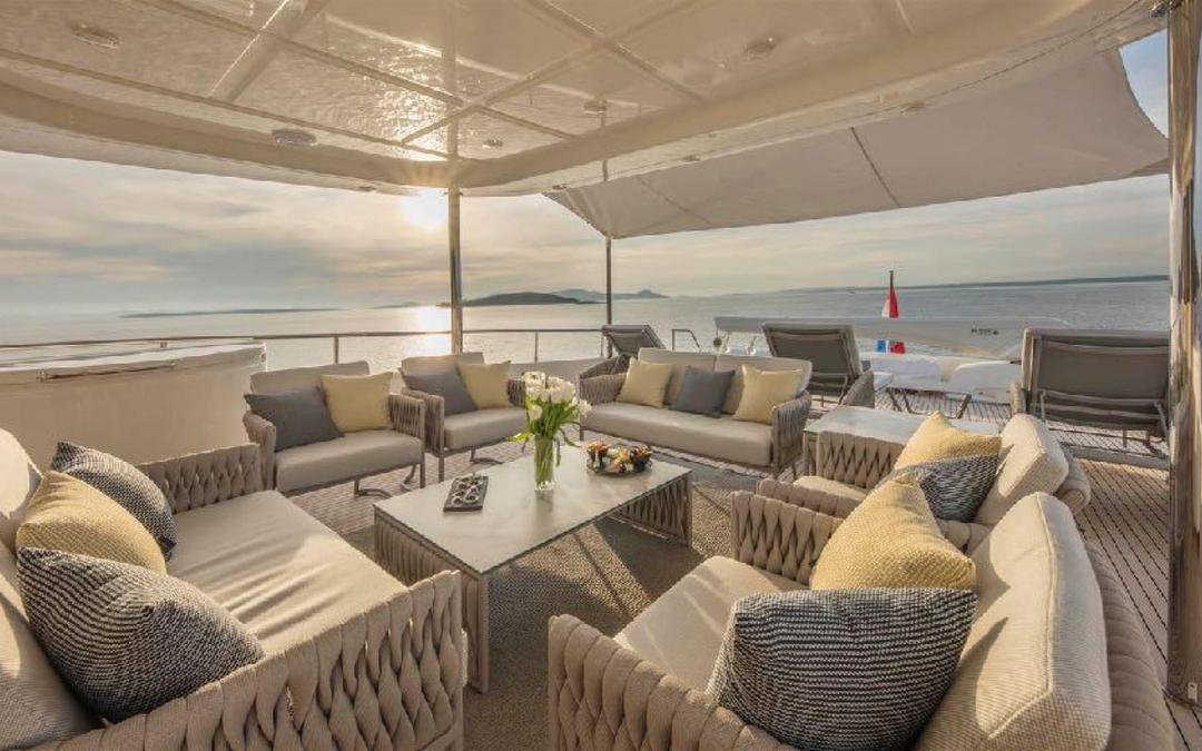 101' Ferretti