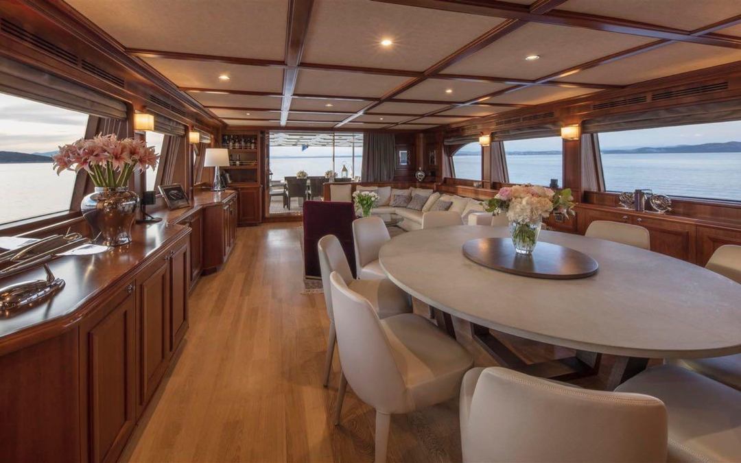 101' Ferretti