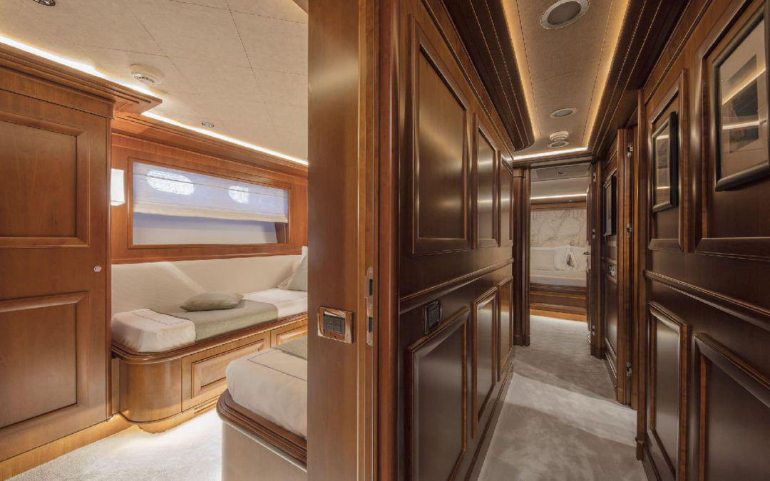 101' Ferretti