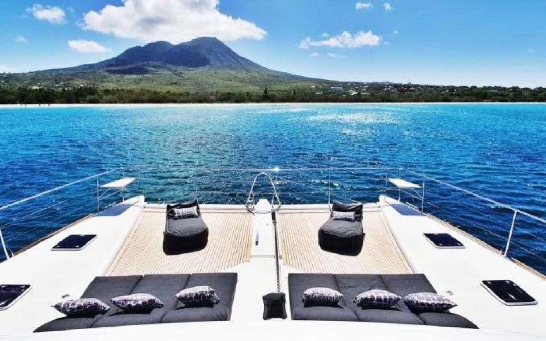64' Lagoon
