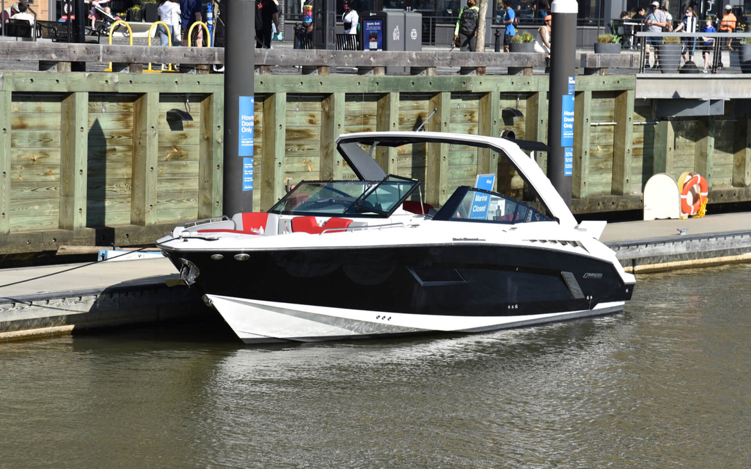 33' Cruisers Yacht