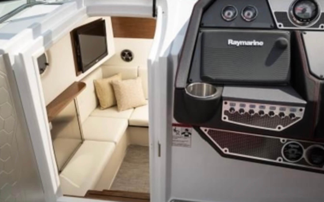 33' Cruisers Yacht