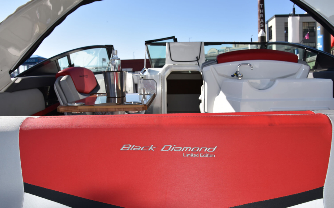 33' Cruisers Yacht