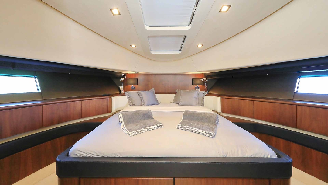 80' Fairline Squadron