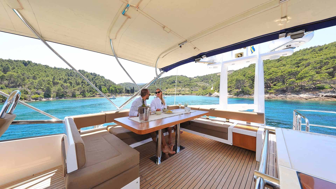 80' Fairline Squadron