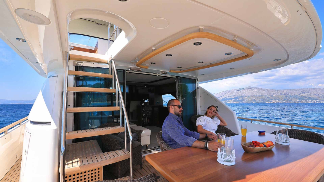 80' Fairline Squadron