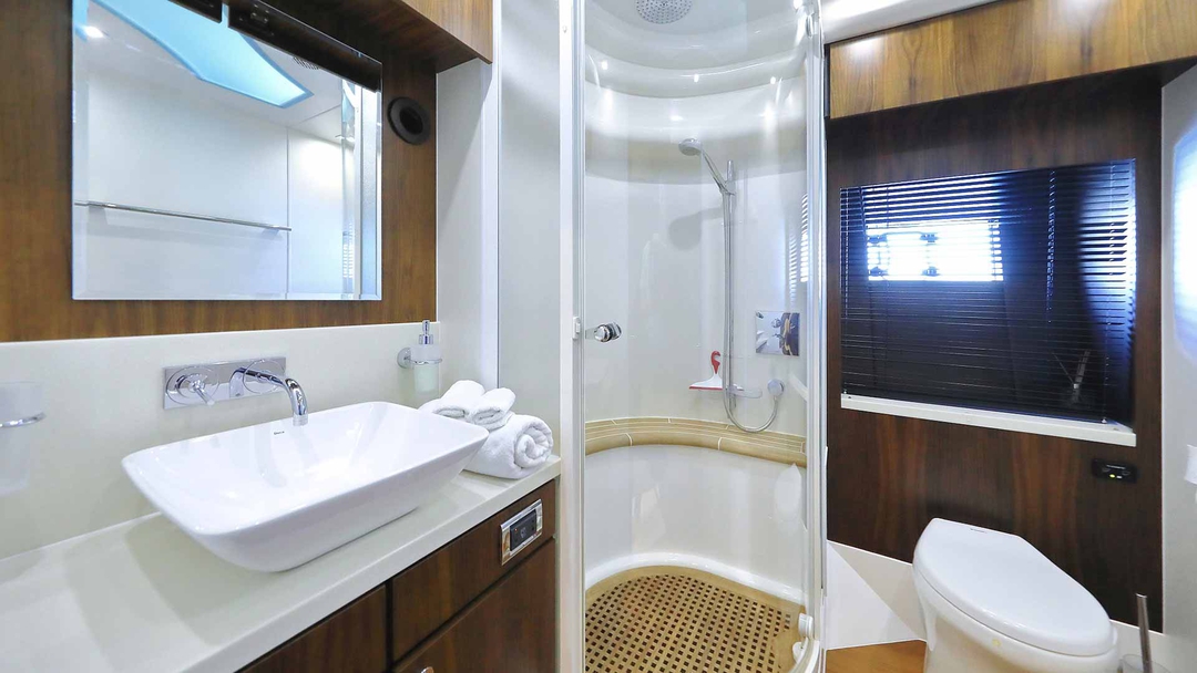 80' Fairline Squadron
