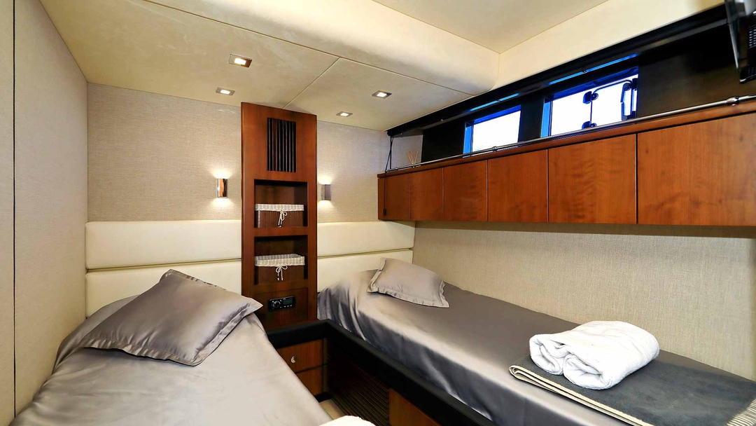 80' Fairline Squadron