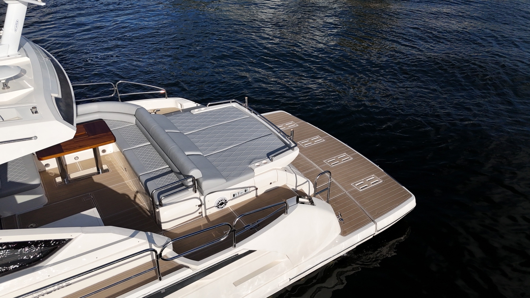 62' Fairline