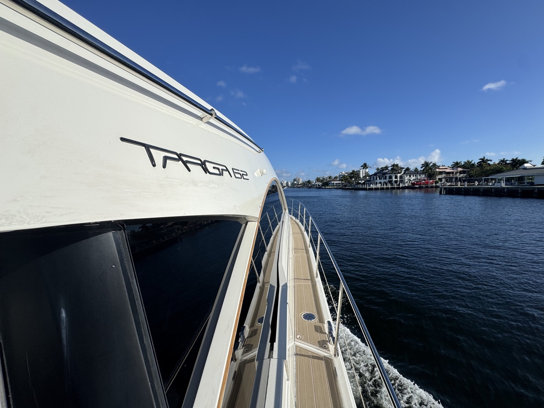 62' Fairline