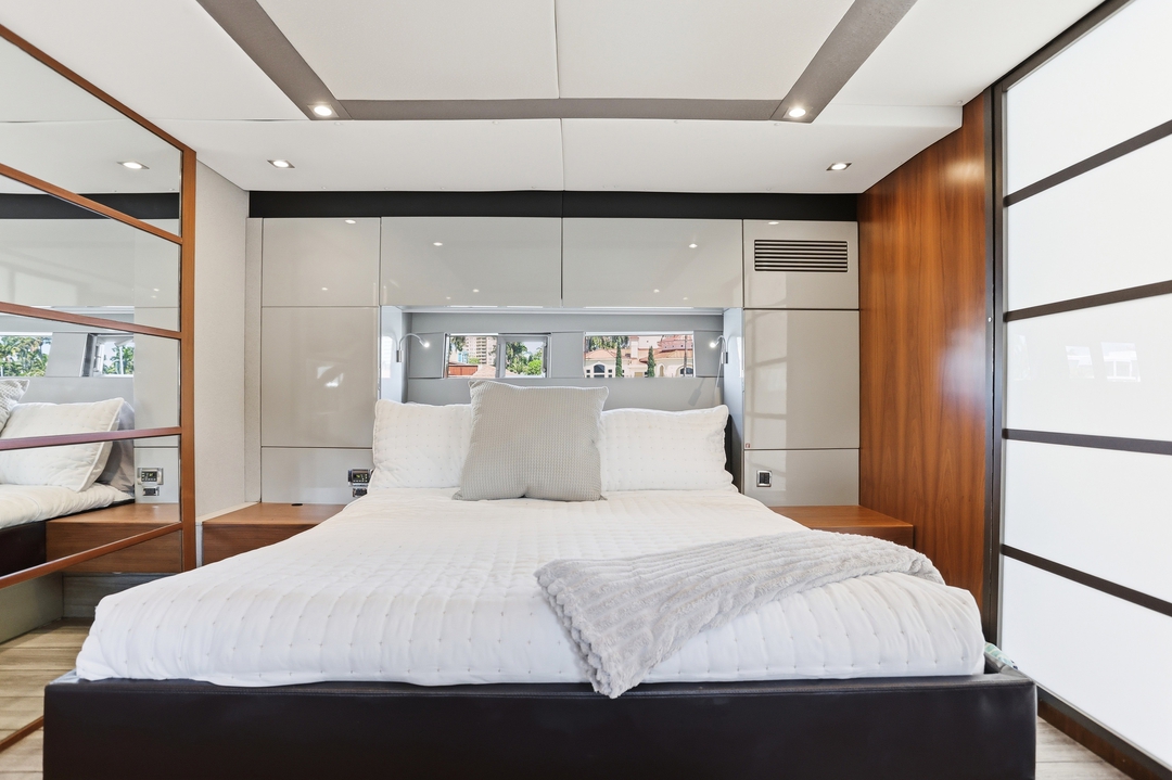 62' Fairline