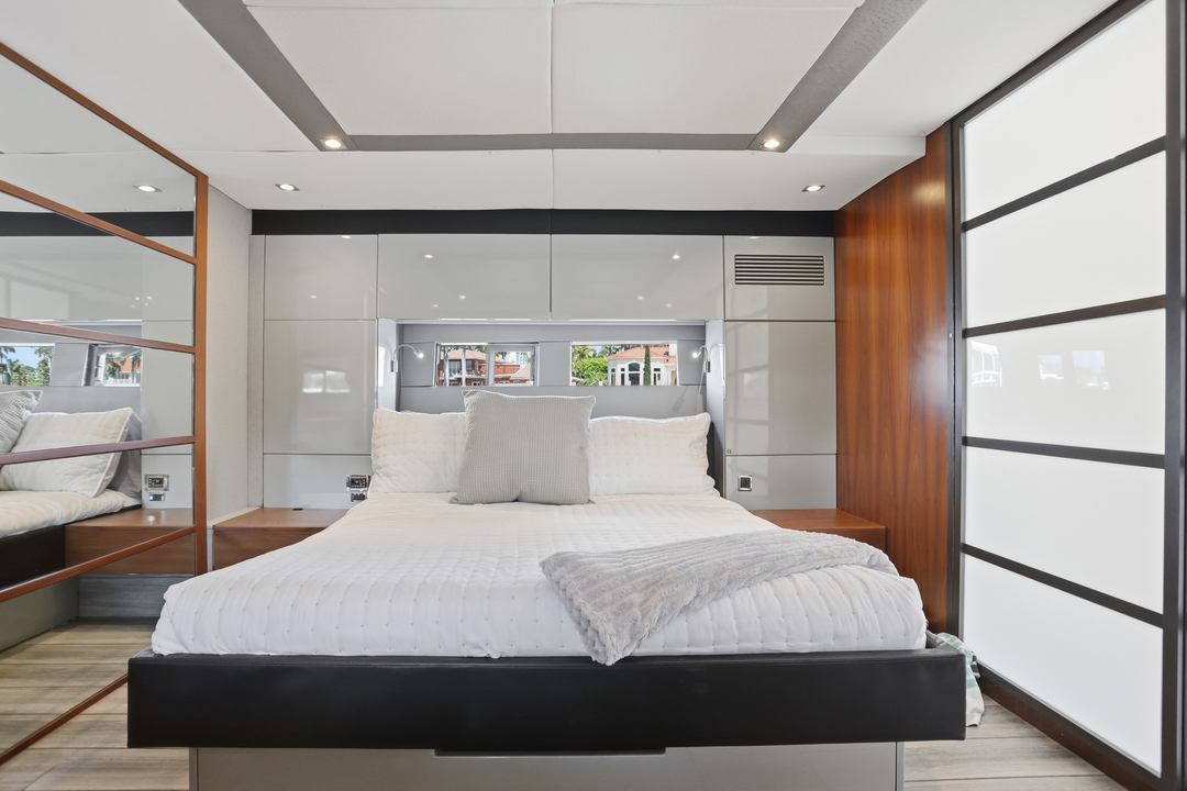 62' Fairline