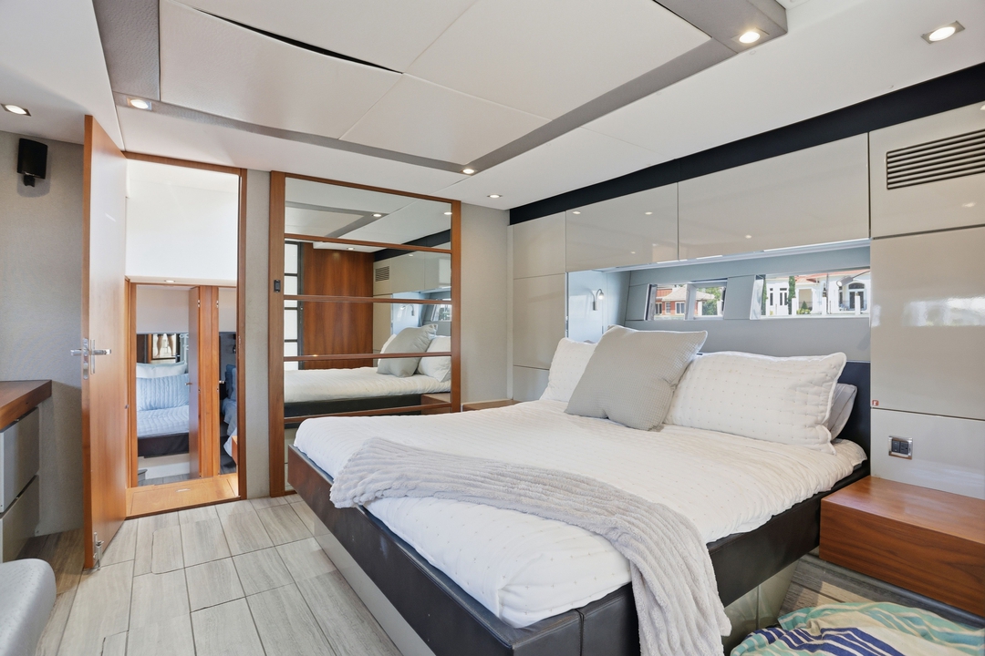 62' Fairline